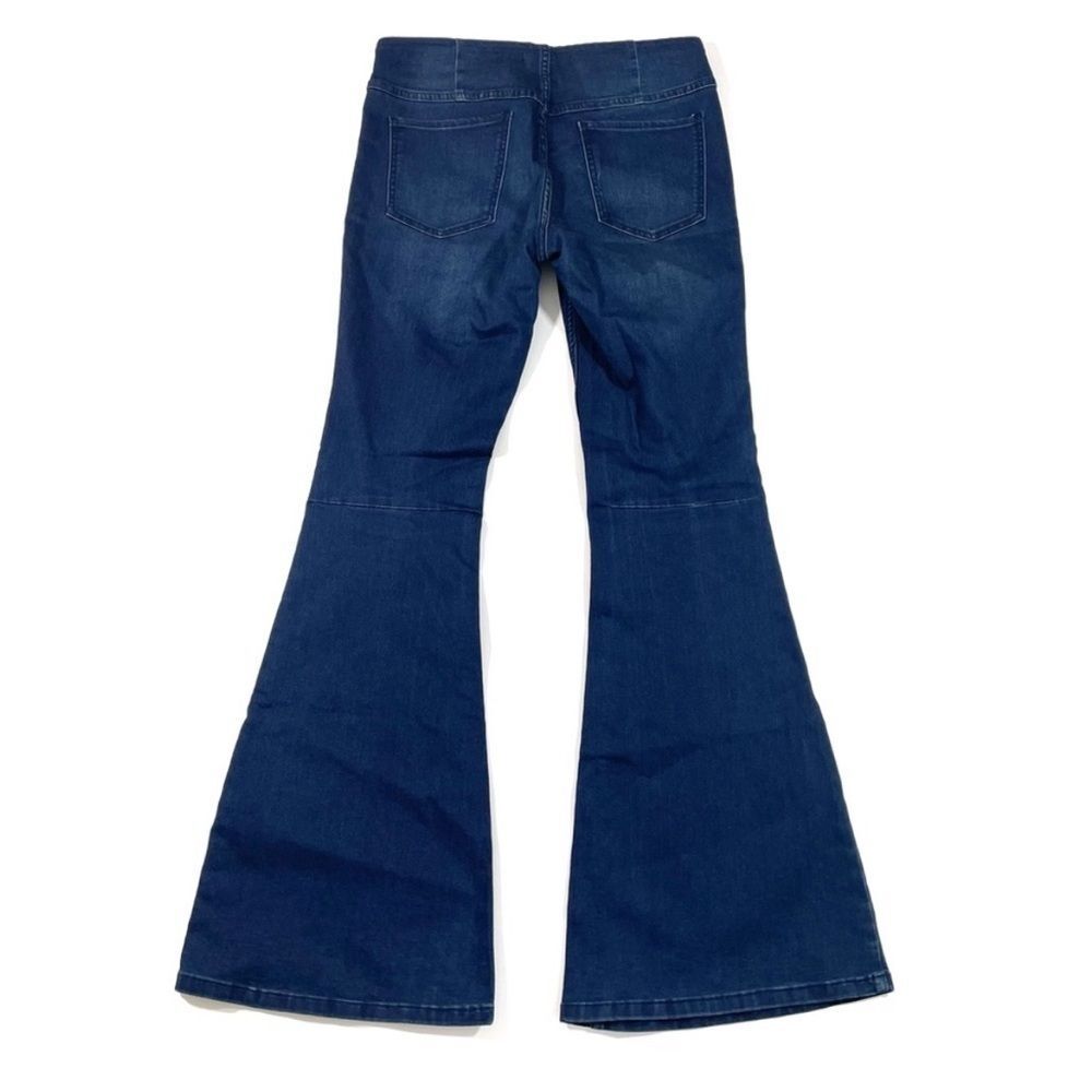 Free People 90s Penny Pull On Flare Jeans Dark Wash 29 - Picture 2 of 9